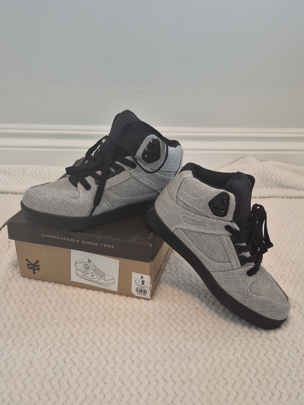 Zoo York Boys Gray and Black High-Top Sneakers